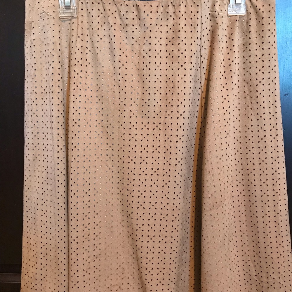 NWOT Tan Elastic skirt- 2 layers